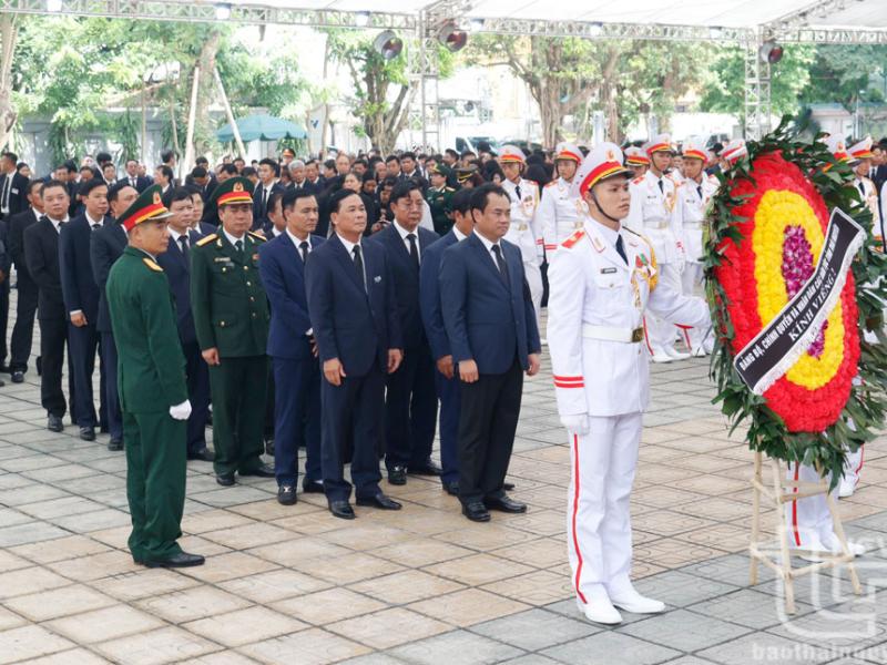 Đoàn đại biểu tỉnh Thái Nguyên viếng Tổng Bí thư Nguyễn Phú Trọng