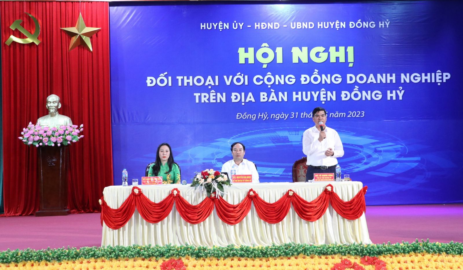 Lãnh đạo huyện Đồng Hỷ đối thoại với doanh nghiệp