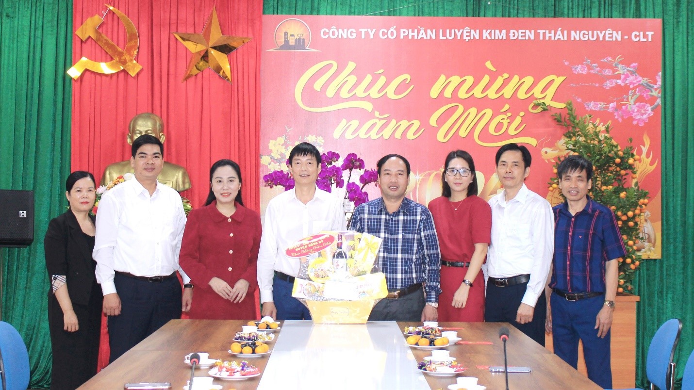 Lãnh đạo huyện Đồng Hỷ thăm, động viên Công ty CP Luyện kim đen Thái Nguyên nhân dịp đầu Xuân Giáp Thìn 2024