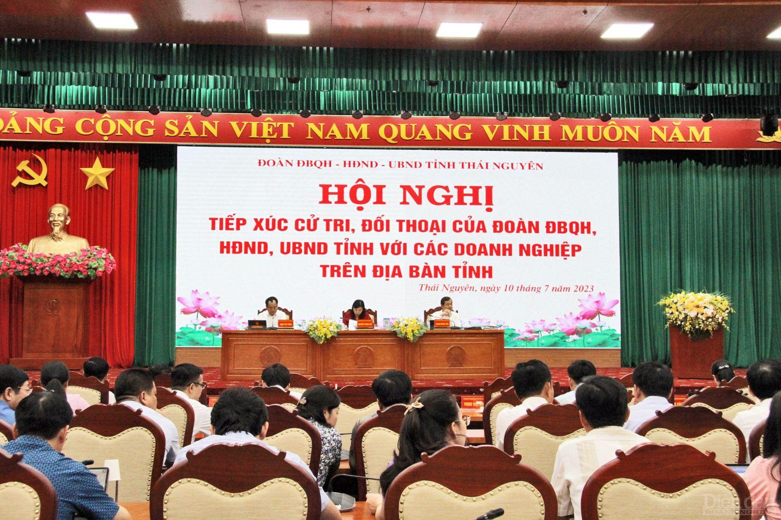 Đối thoại trực tiếp với các doanh nghiệp cho thấy sự năng động của lãnh đạo tỉnh và là giải pháp hữu hiệu giúp lãnh đạo tỉnh nắm bắt tâm tư, nguyện vọng và kịp thời giải quyết những khó khăn, vướng mắc cho doanh nghiệp trên địa bàn