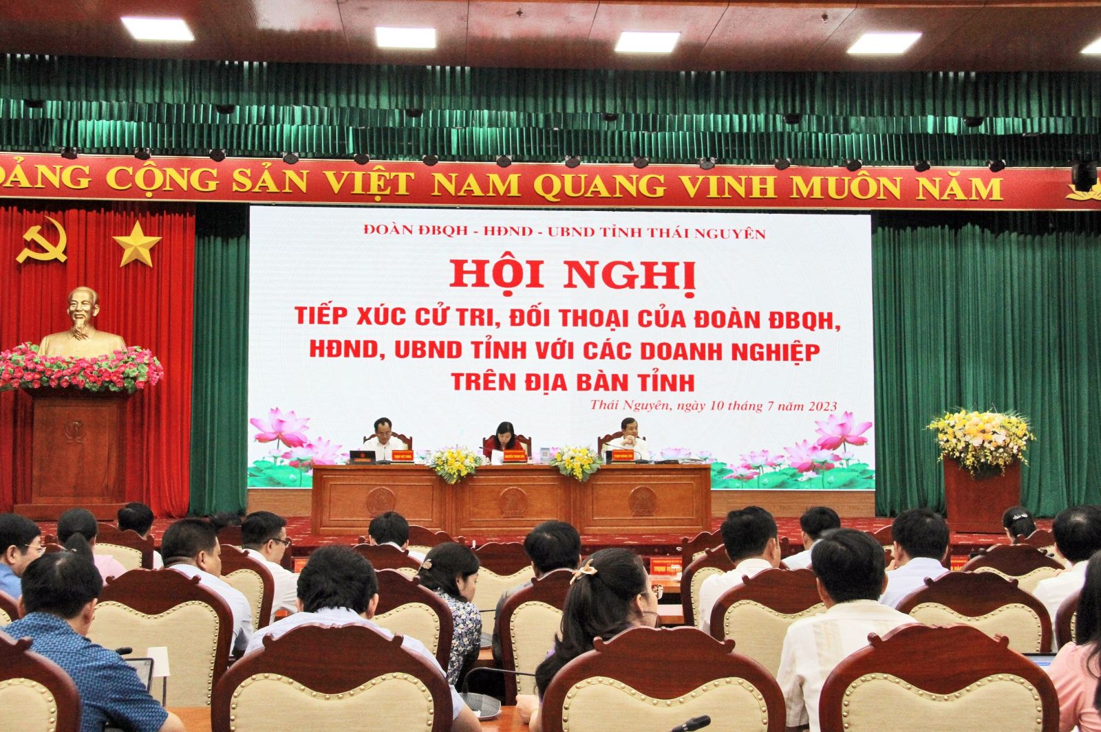 Quang cảnh hội nghị tiếp xúc cử tri của Đoàn ĐBQH, HĐND, UBND tỉnh Thái Nguyên với cộng đồng doanh nghiệp