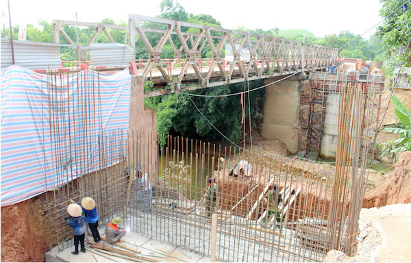 Công trình cầu Bến Giềng, xã Sơn Cẩm (T.P Thái Nguyên) có tổng mức đầu tư gần 15 tỷ đồng, được khởi công cuối tháng 3-2021, dự kiến sẽ hoàn thành vào tháng 3-2022