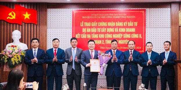 Ngày 19/3/2024, Lãnh đạo Tỉnh Thái Nguyên và Ban QLKCN tỉnh trao giấy chứng nhận đăng ký Dự án đầu tư xây dựng và kinh doanh kết cấu hạ tầng KCN Sông Công II - giai đoạn 2, có tổng vốn đầu tư trên 3.985 tỷ đồng, cho đại diện Công ty CP Viglacera Thái Nguyên 